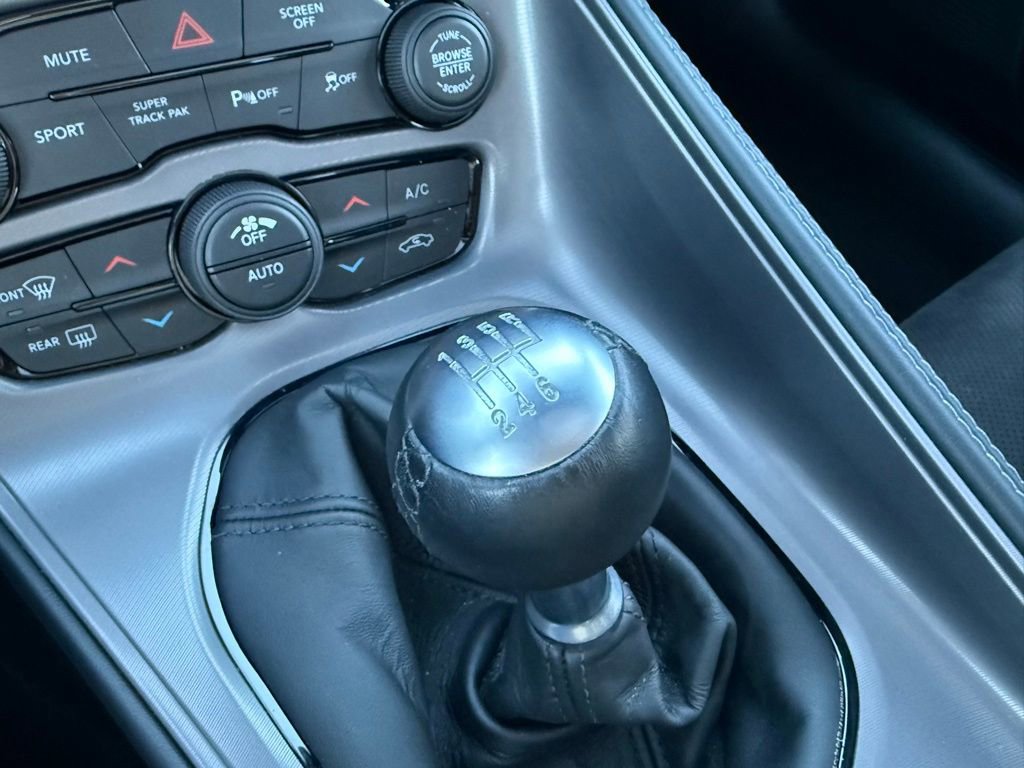 Used 2023 Dodge Challenger R/T w/ T/A Package image 4