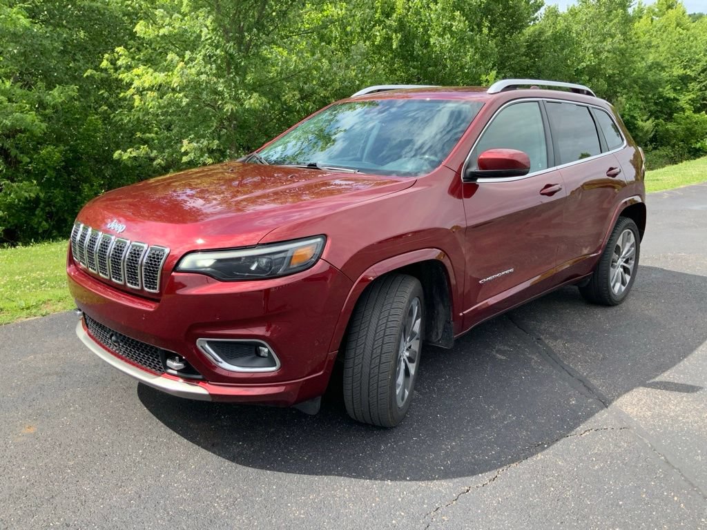 Used 2019 Jeep Cherokee Overland w/ Technology Group AWD/4WD image 5