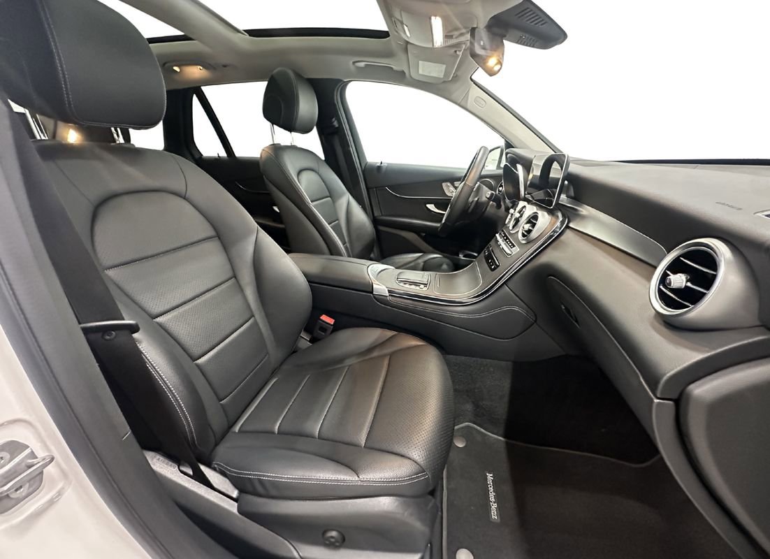 Used 2021 Mercedes-Benz GLC 300 4MATIC image 15