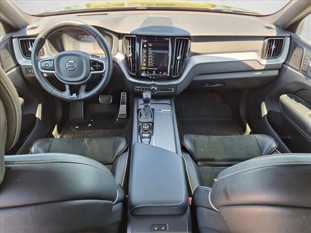 Used 2019 Volvo XC60 T5 R-Design w/ Protection Package Premier AWD/4WD image 18