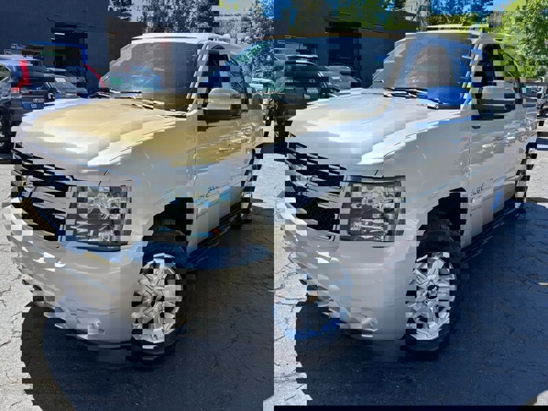 Used 2008 Chevrolet Avalanche LT w/ LT Preferred Equipment Group image 9