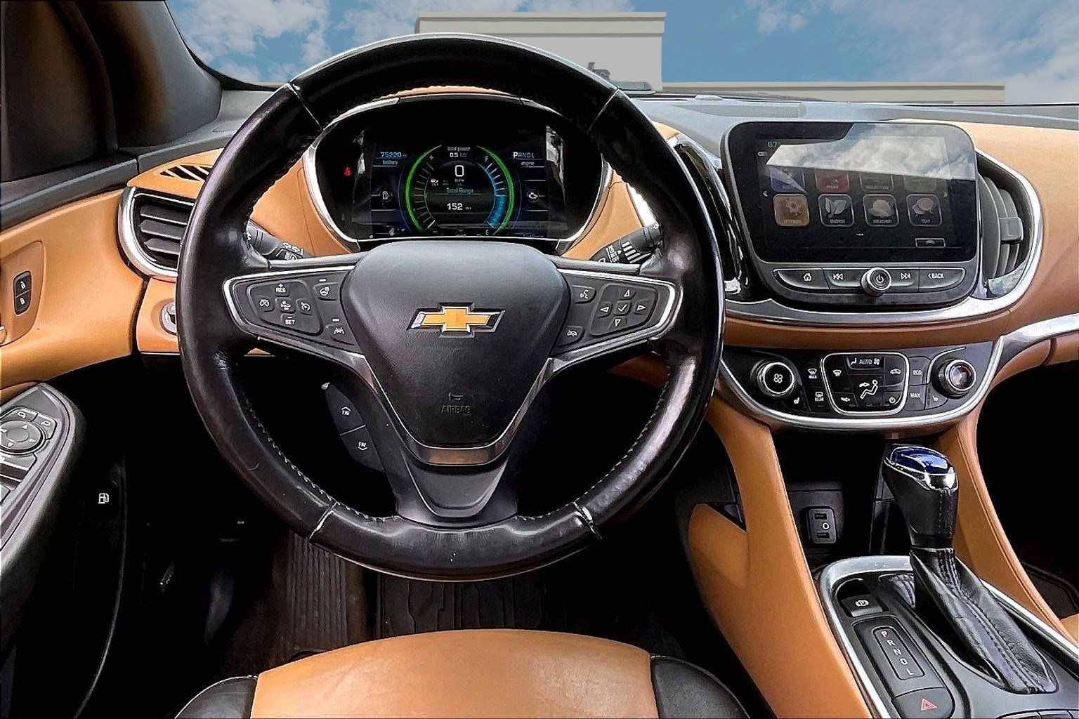 Used 2018 Chevrolet Volt Premier w/ Driver Confidence Package FWD image 5