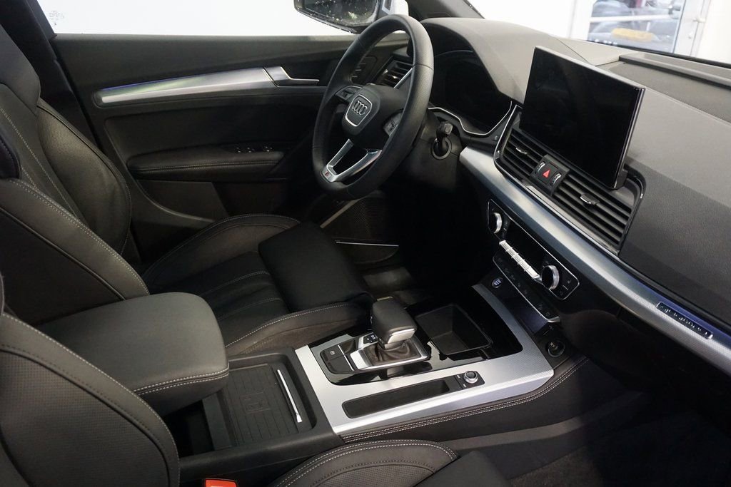 Used 2024 Audi Q5 2.0T Prestige w/ Prestige Package image 26