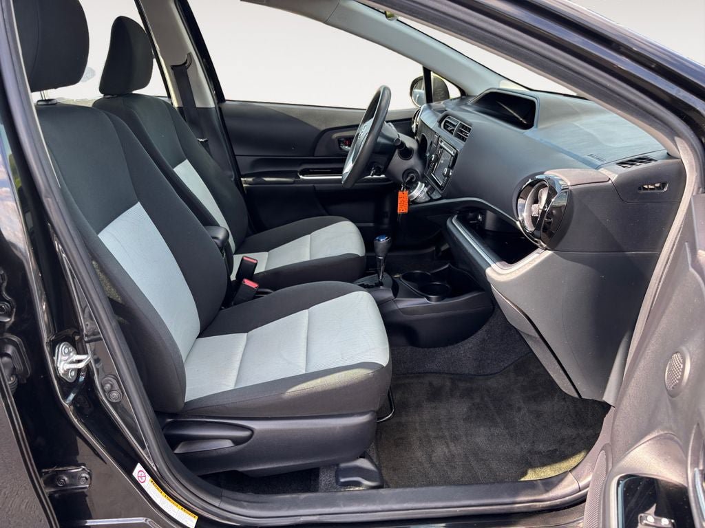Used 2016 Toyota Prius C Persona Series FWD image 11
