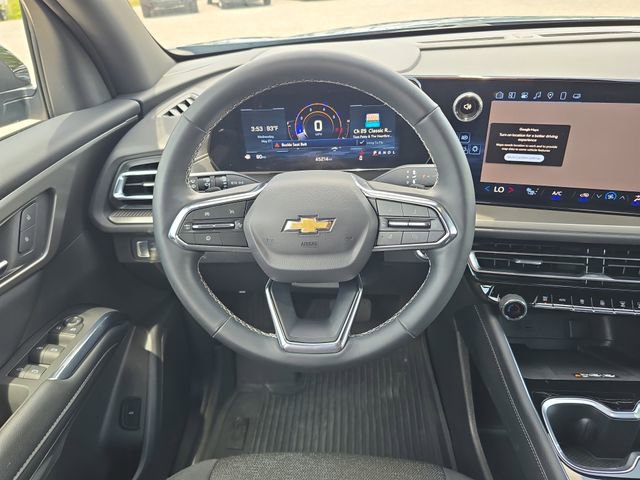 Used 2025 Chevrolet Traverse LT w/ LPO, Floor Liner Package FWD image 10