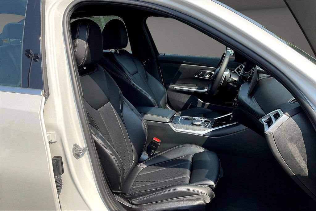 Used 2025 BMW 330i Sedan RWD image 32