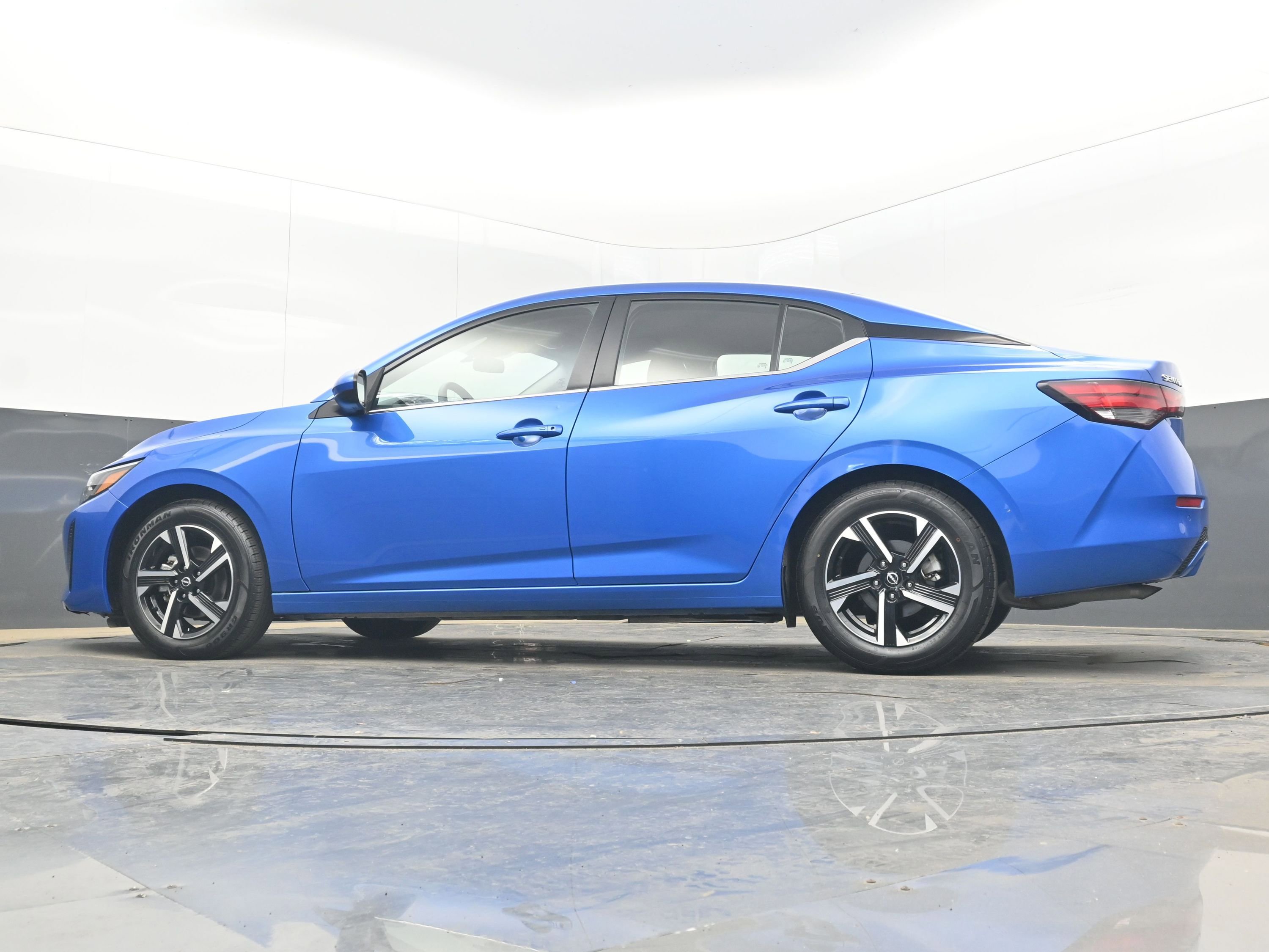 Used 2025 Nissan Sentra SV image 27