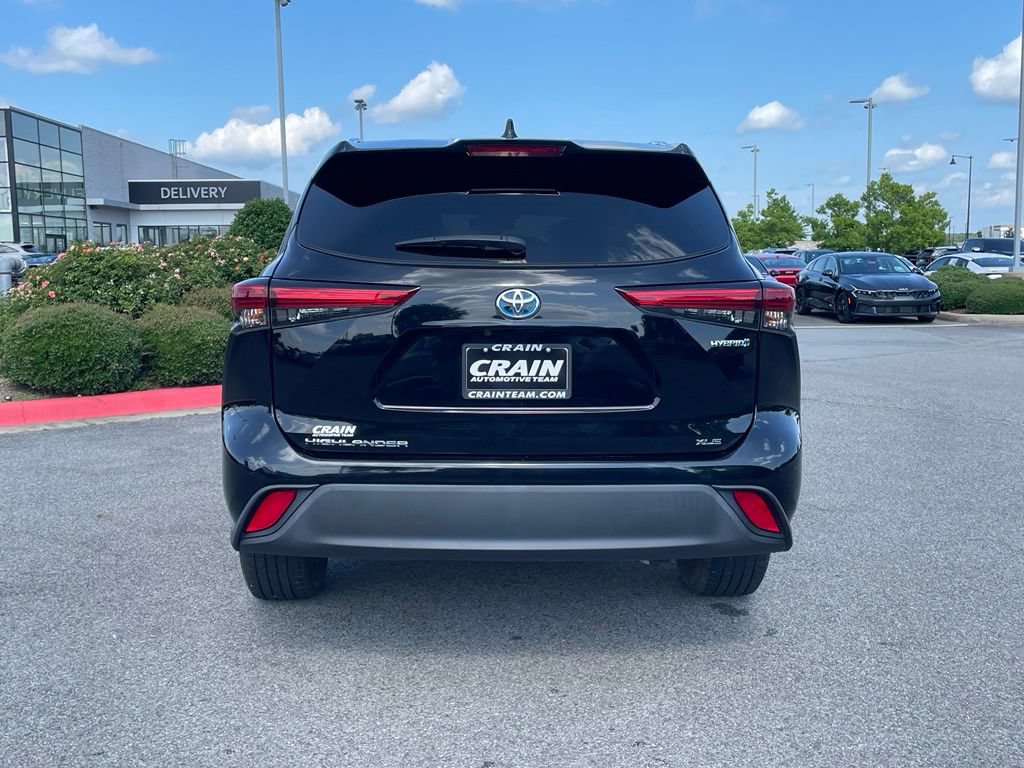 Used 2021 Toyota Highlander XLE FWD image 6