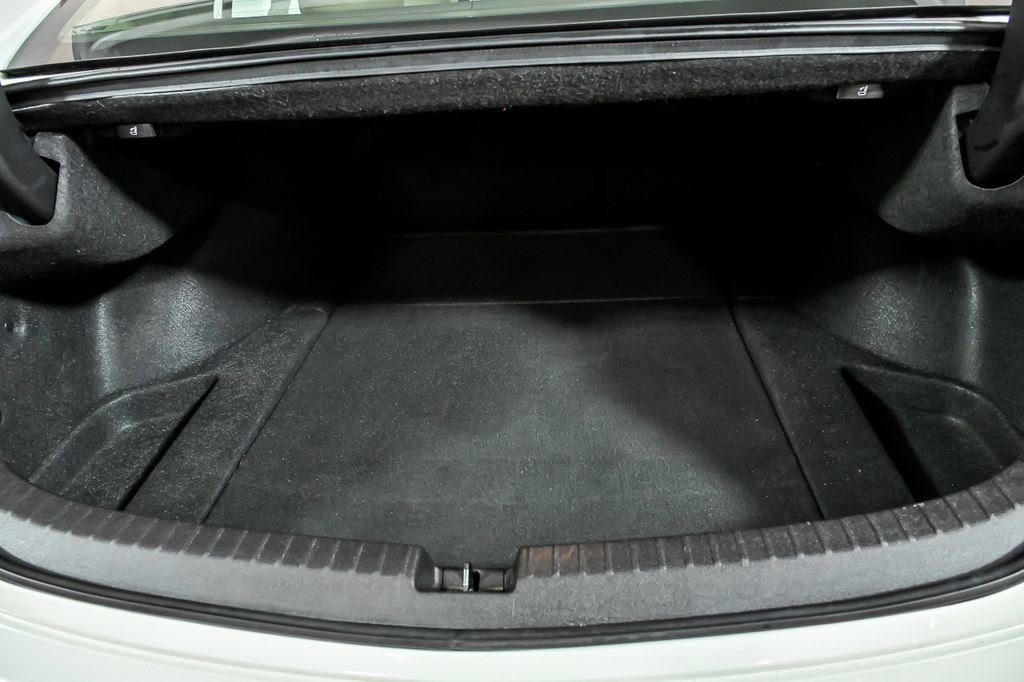 Used 2020 Acura TLX image 9