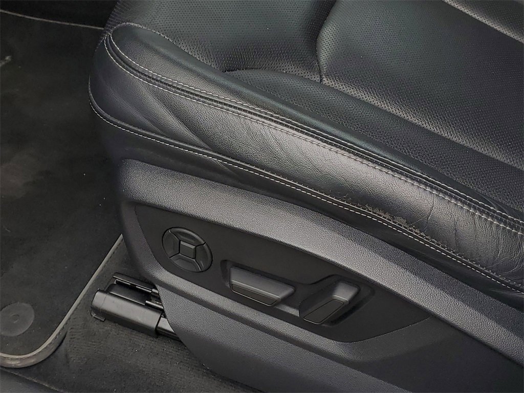 Used 2021 Audi Q8 Prestige w/ Prestige Package image 11