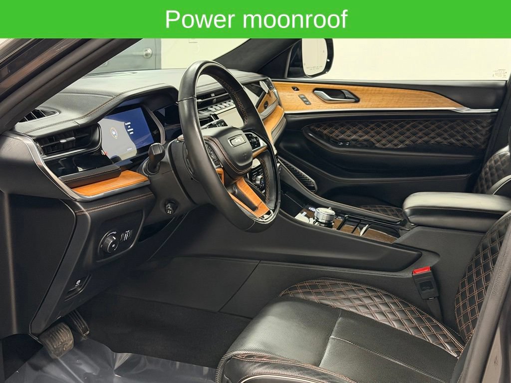Used 2024 Jeep Grand Cherokee Summit AWD/4WD image 28