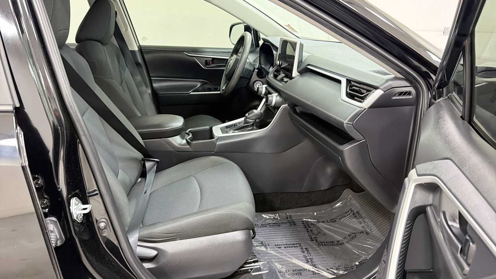 Certified 2024 Toyota RAV4 LE AWD/4WD image 29