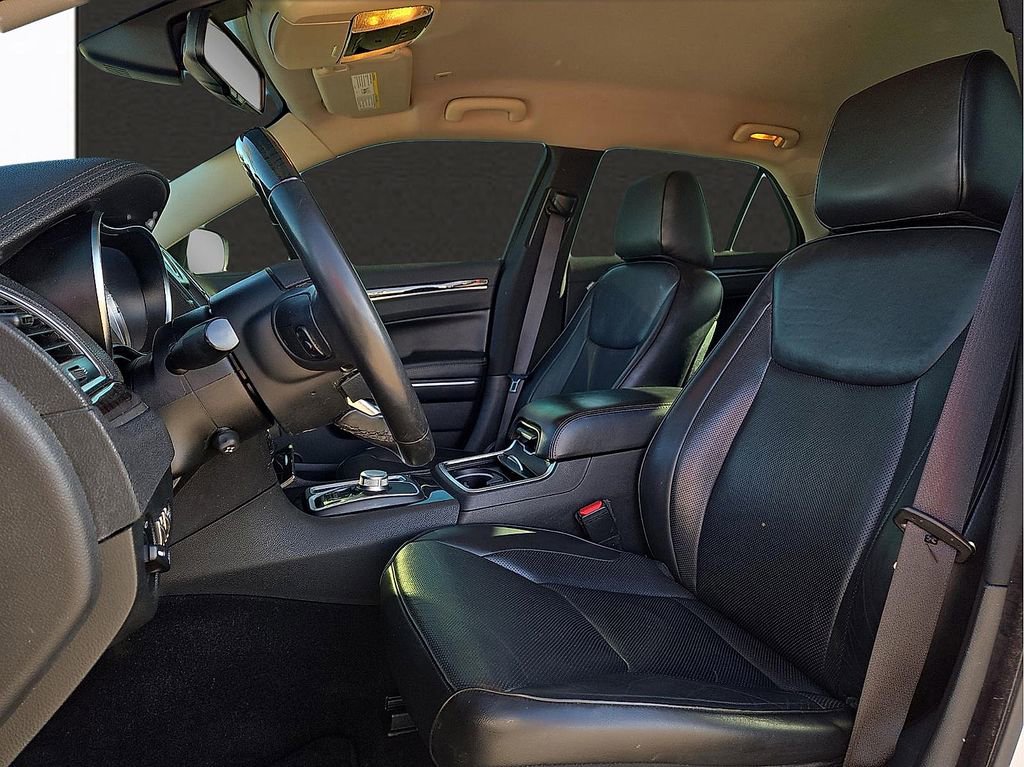 Used 2019 Chrysler 300 Limited image 13