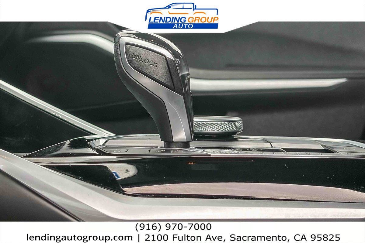 Used 2019 BMW 330i Sedan w/ Convenience Package RWD image 21