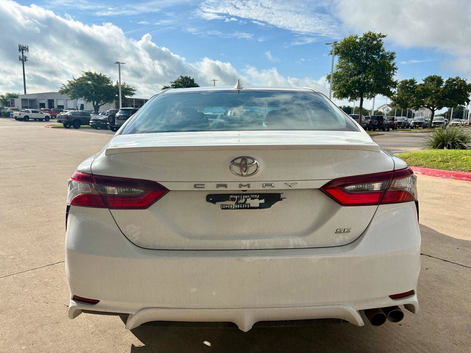 Used 2023 Toyota Camry SE FWD image 6
