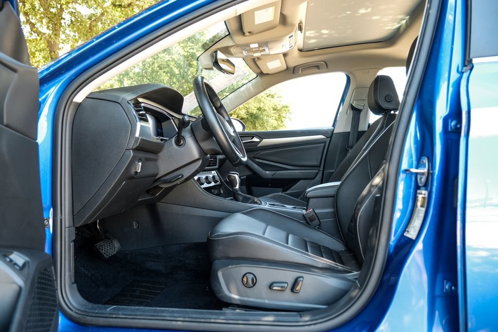 Used 2022 Volkswagen Jetta SE FWD image 45