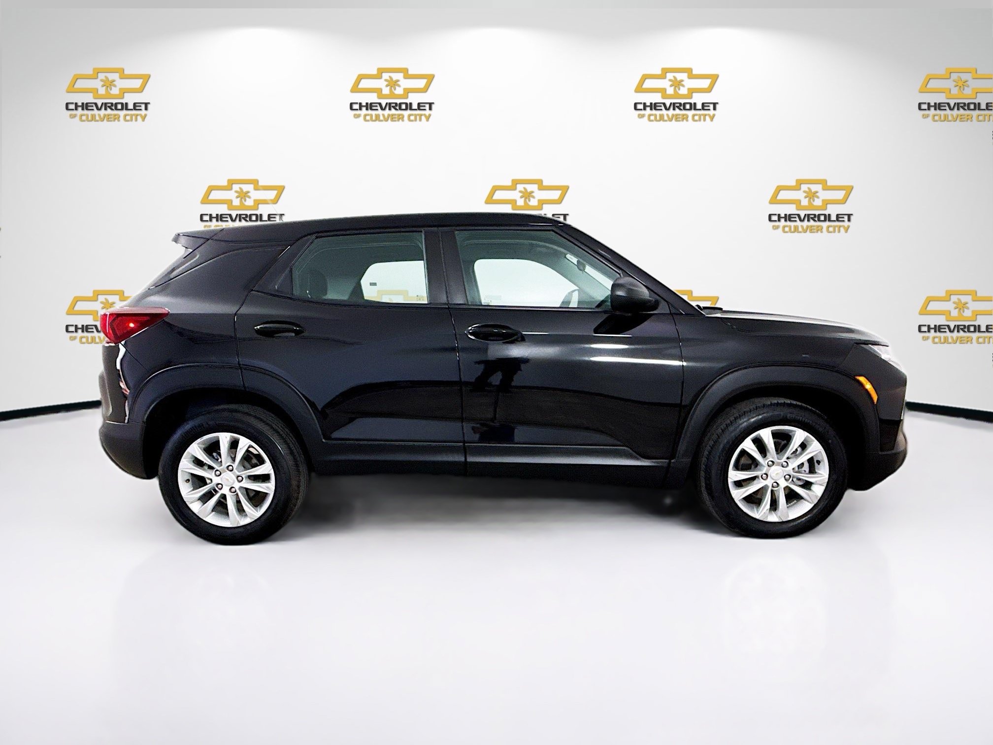 Used 2023 Chevrolet TrailBlazer LS FWD image 9