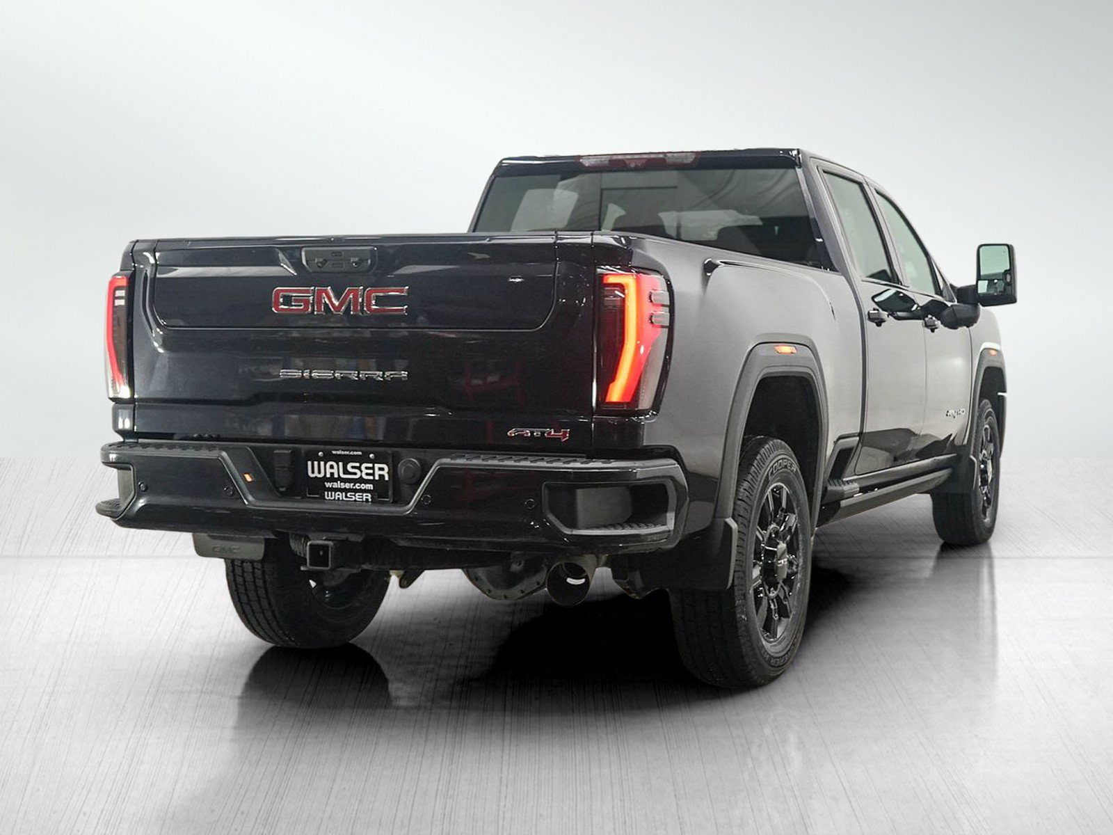 Used 2024 GMC Sierra 2500 AT4 w/ AT4 Premium Plus Package AWD/4WD image 5