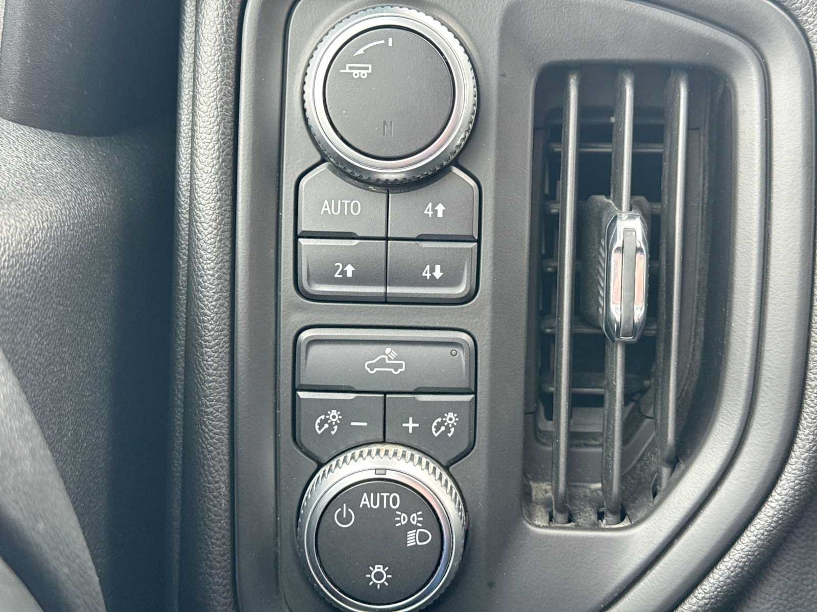 Used 2019 GMC Sierra 1500 4x4 Crew Cab w/ Convenience Package image 23