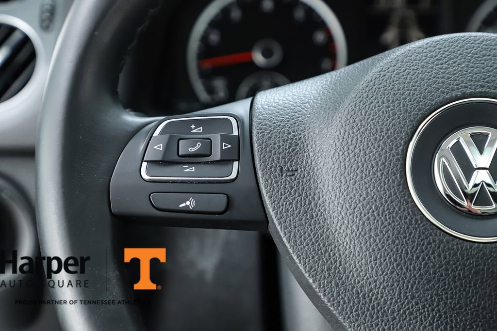 Used 2015 Volkswagen Tiguan SEL FWD image 21