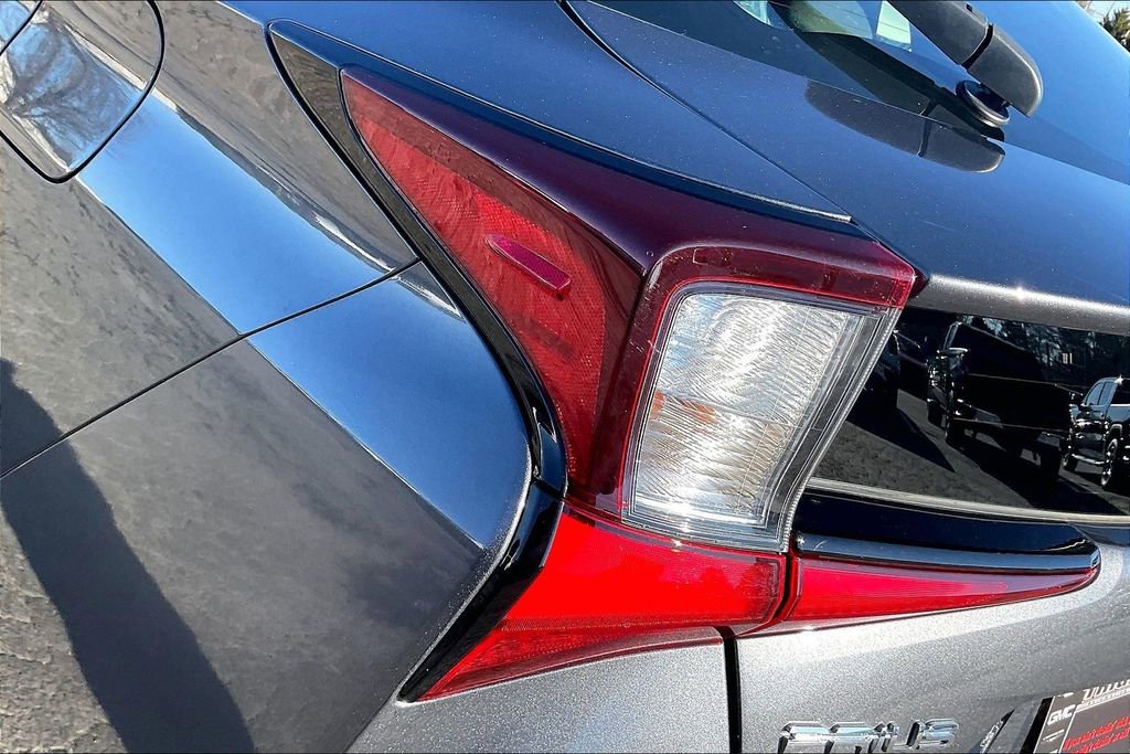 Used 2020 Toyota Prius LE image 23