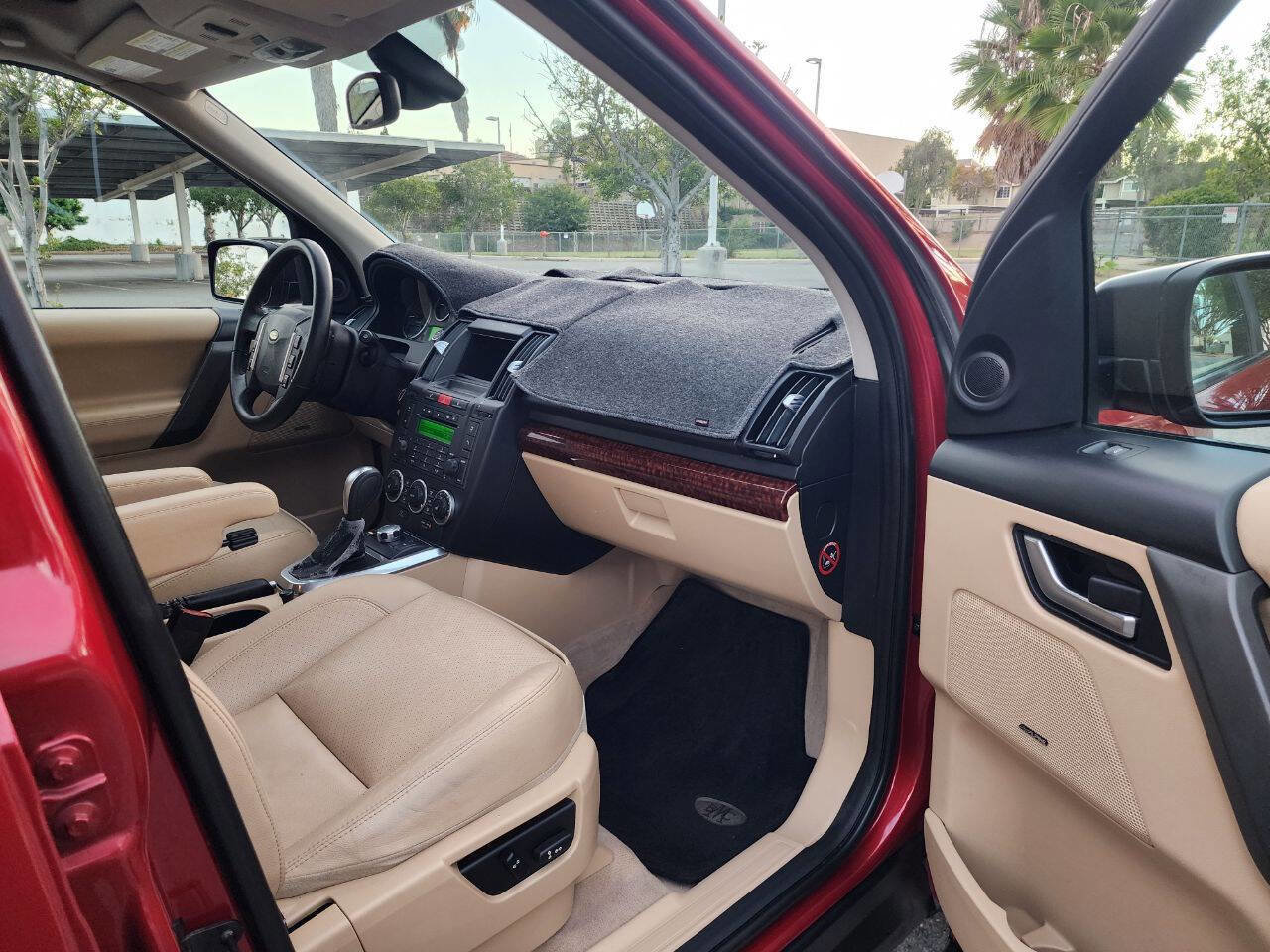 Used 2008 Land Rover LR2 HSE image 28