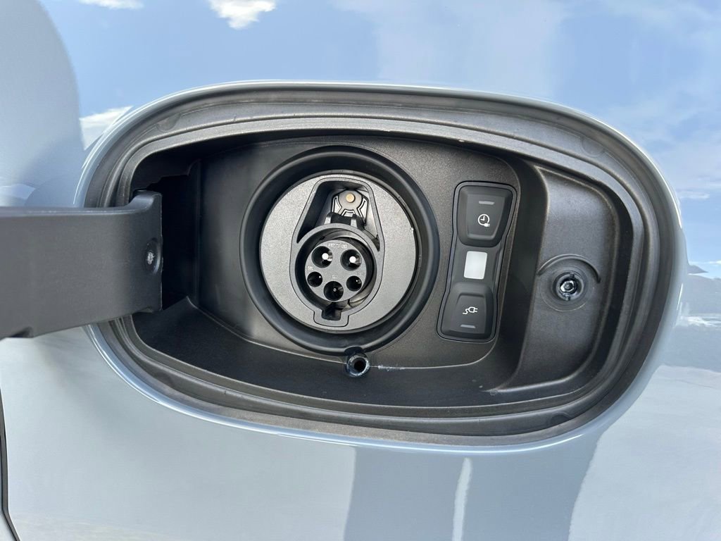 Used 2025 Porsche Cayenne S image 36