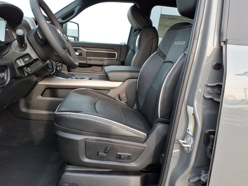 New 2026 RAM 2500 Laramie AWD/4WD image 13