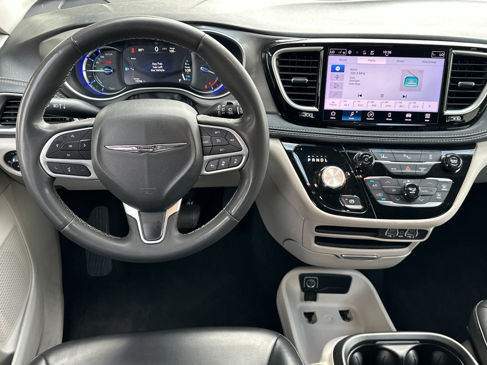 Used 2023 Chrysler Pacifica Touring-L FWD image 14