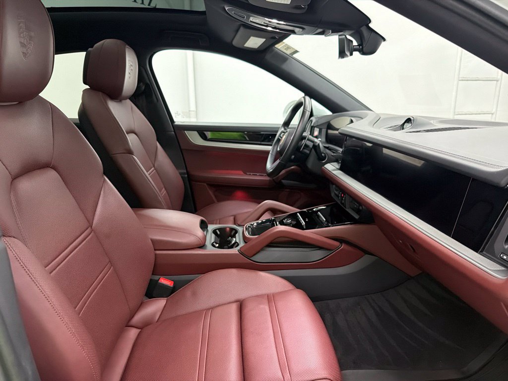 Used 2025 Porsche Cayenne S AWD/4WD image 33