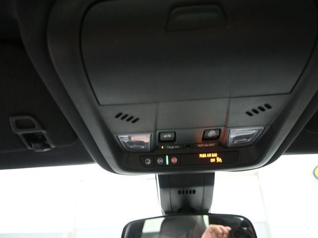 Used 2022 Chevrolet Equinox RS w/ RS Leather Package image 12