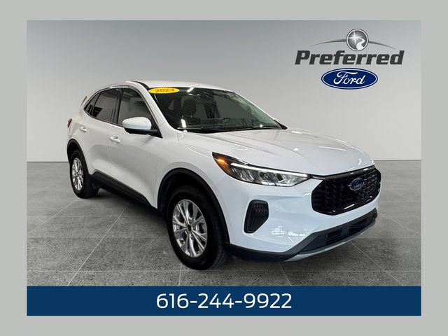 Used 2023 Ford Escape Active w/ Tech Pack #2 AWD/4WD image 1