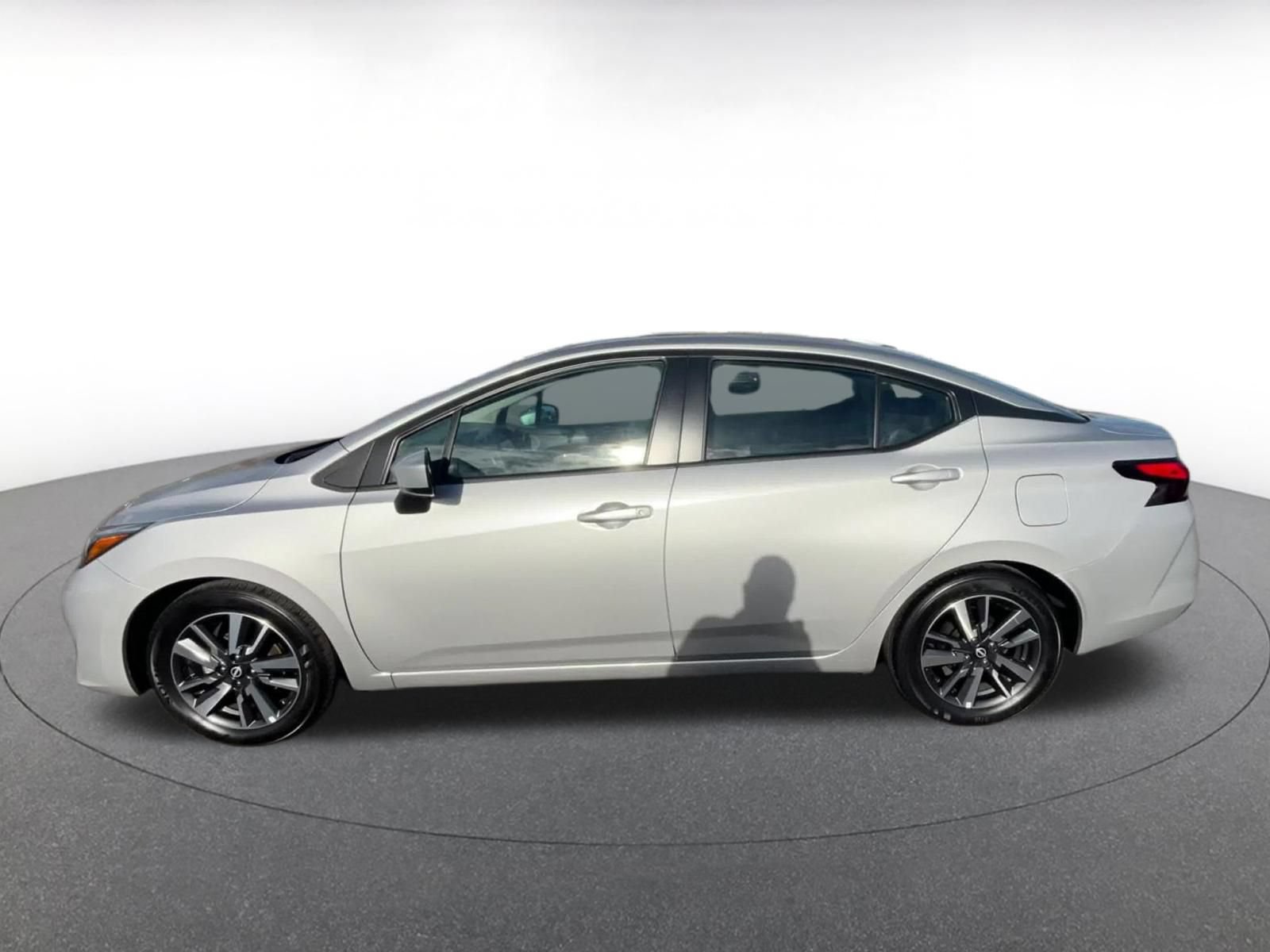 Used 2025 Nissan Versa SV FWD image 8