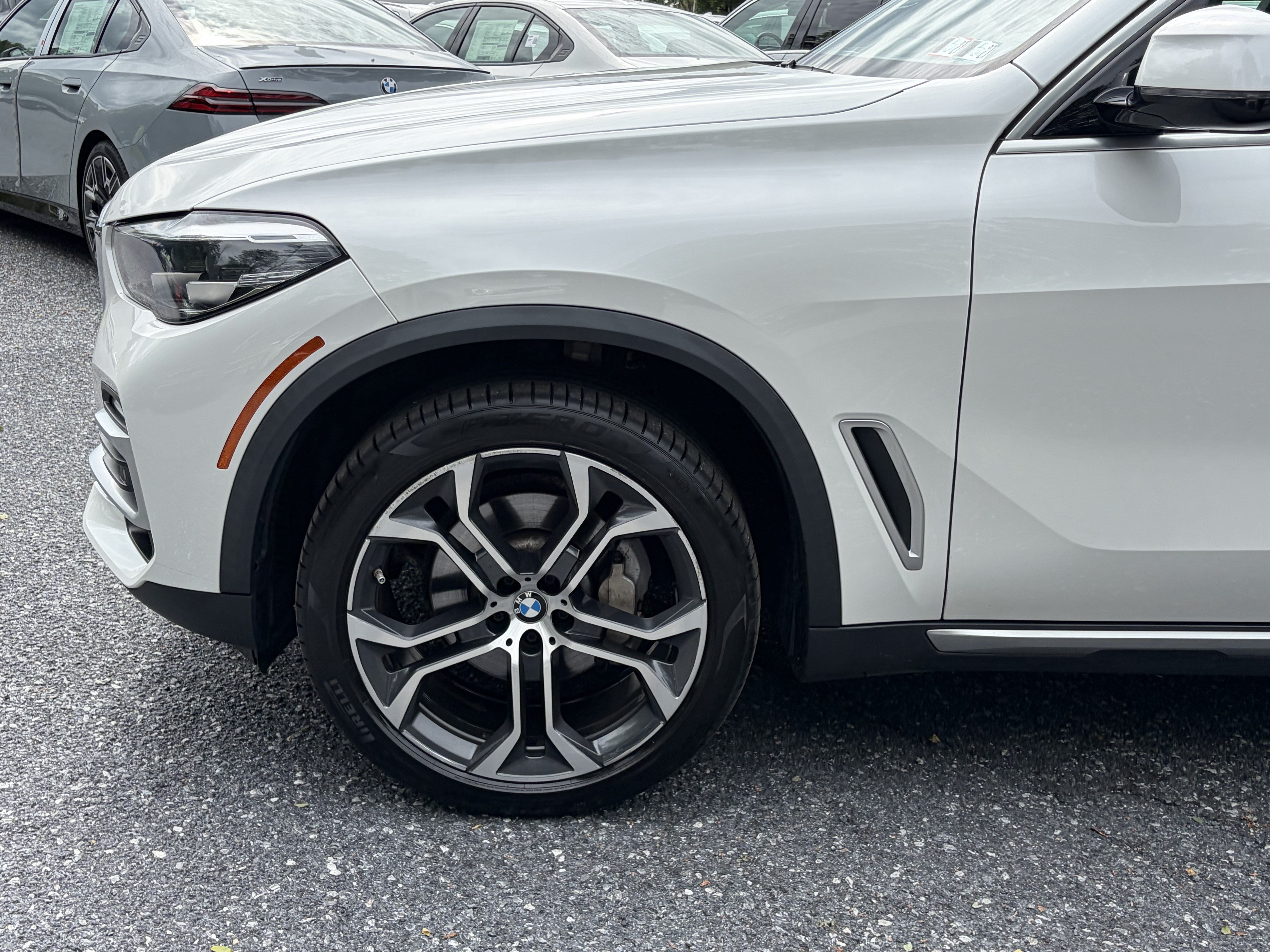 Used 2021 BMW X5 xDrive40i w/ Premium Package AWD/4WD image 4