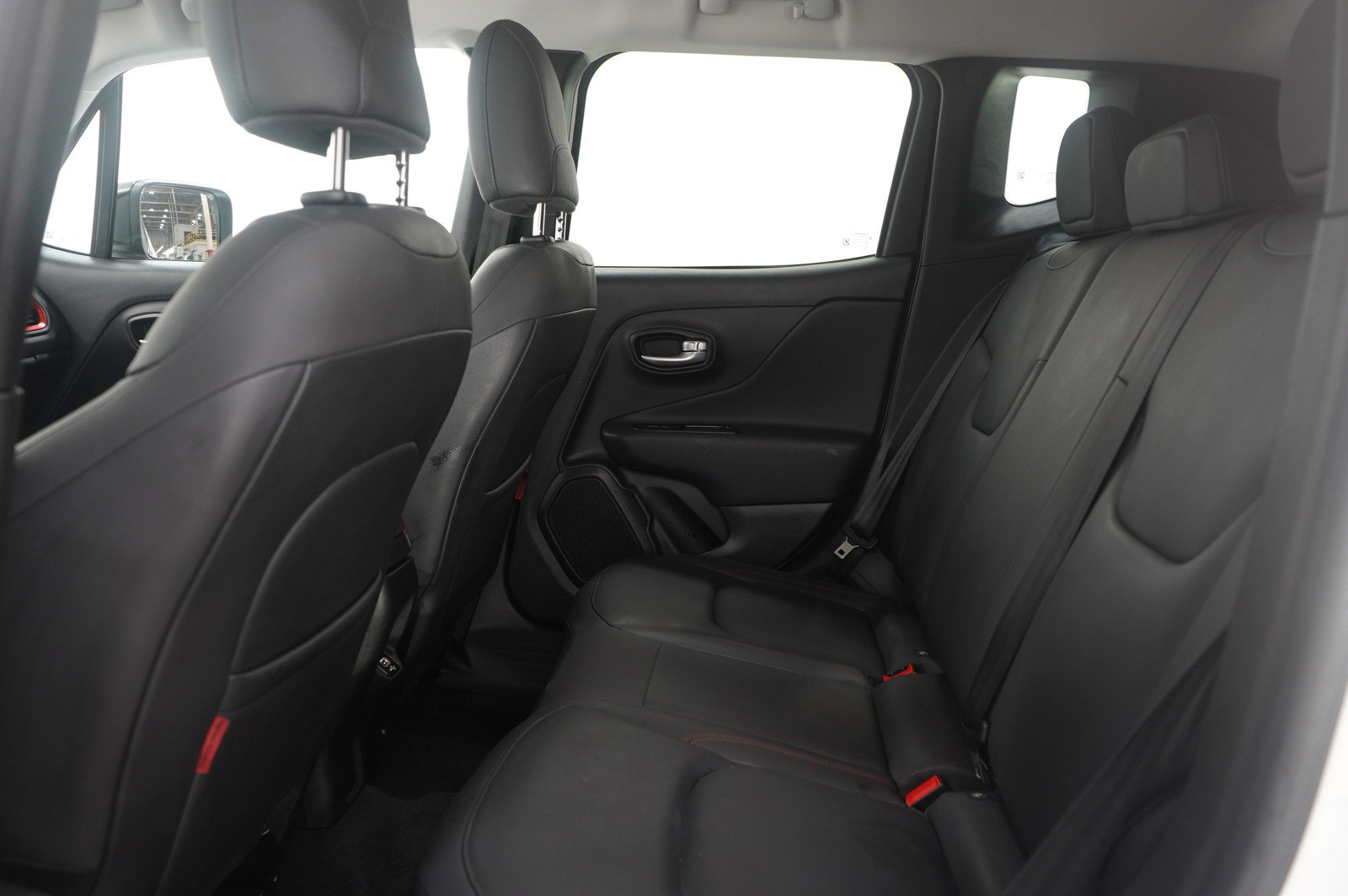 Used 2023 Jeep Renegade Trailhawk w/ Trailhawk Elite Group AWD/4WD image 21