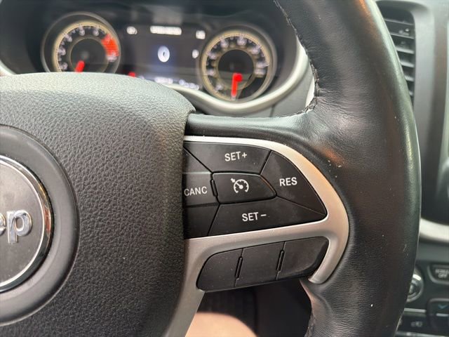 Used 2016 Jeep Cherokee Trailhawk w/ Cold Weather Group image 10