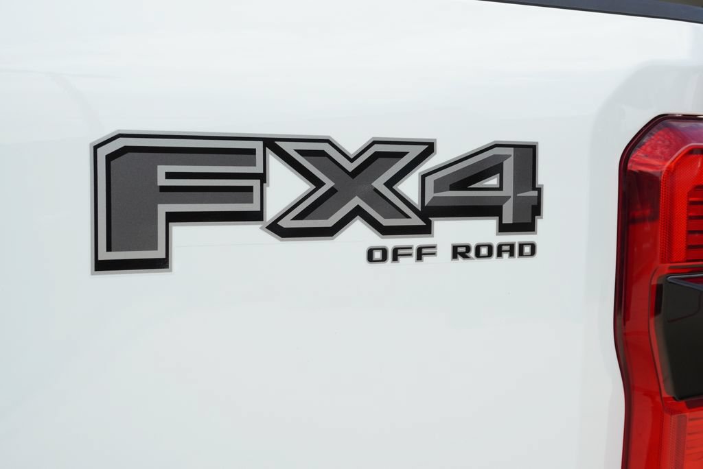 Used 2025 Ford F250 XLT w/ Black Appearance Package AWD/4WD image 10