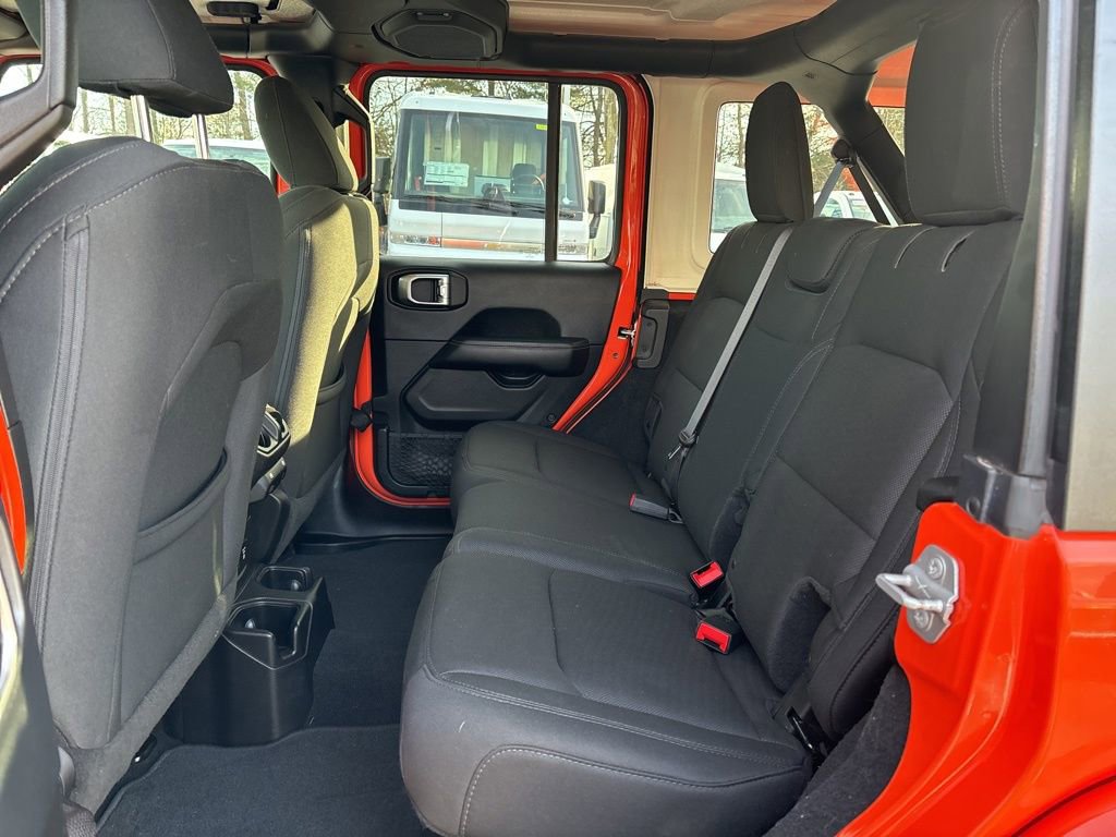 Used 2018 Jeep Wrangler Unlimited Sahara image 28