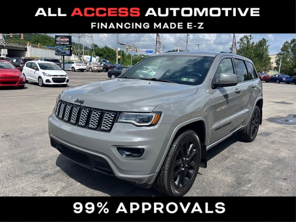 Used 2021 Jeep Grand Cherokee Laredo X image 3