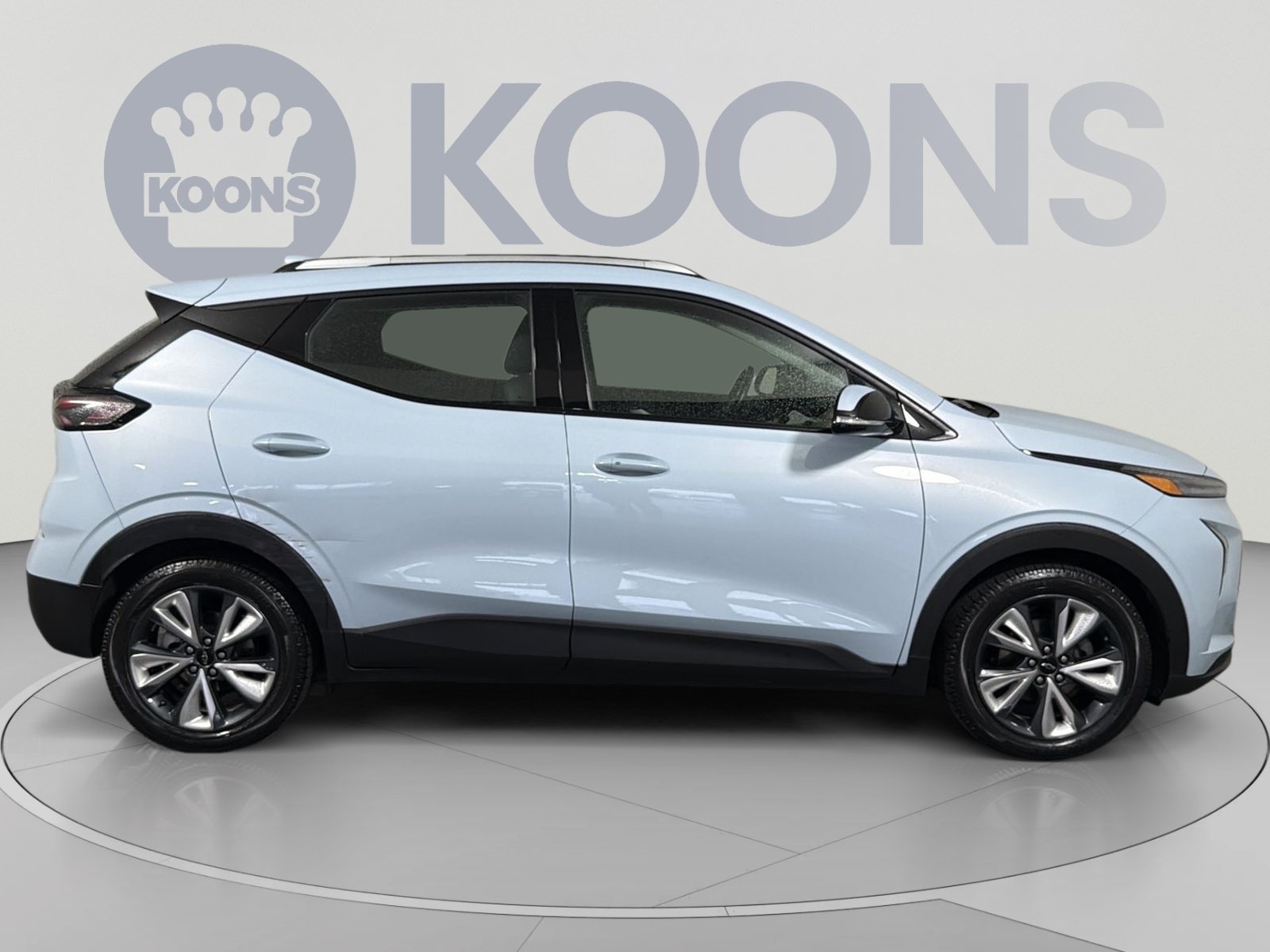 Used 2023 Chevrolet Bolt EUV LT w/ Convenience Package FWD image 8