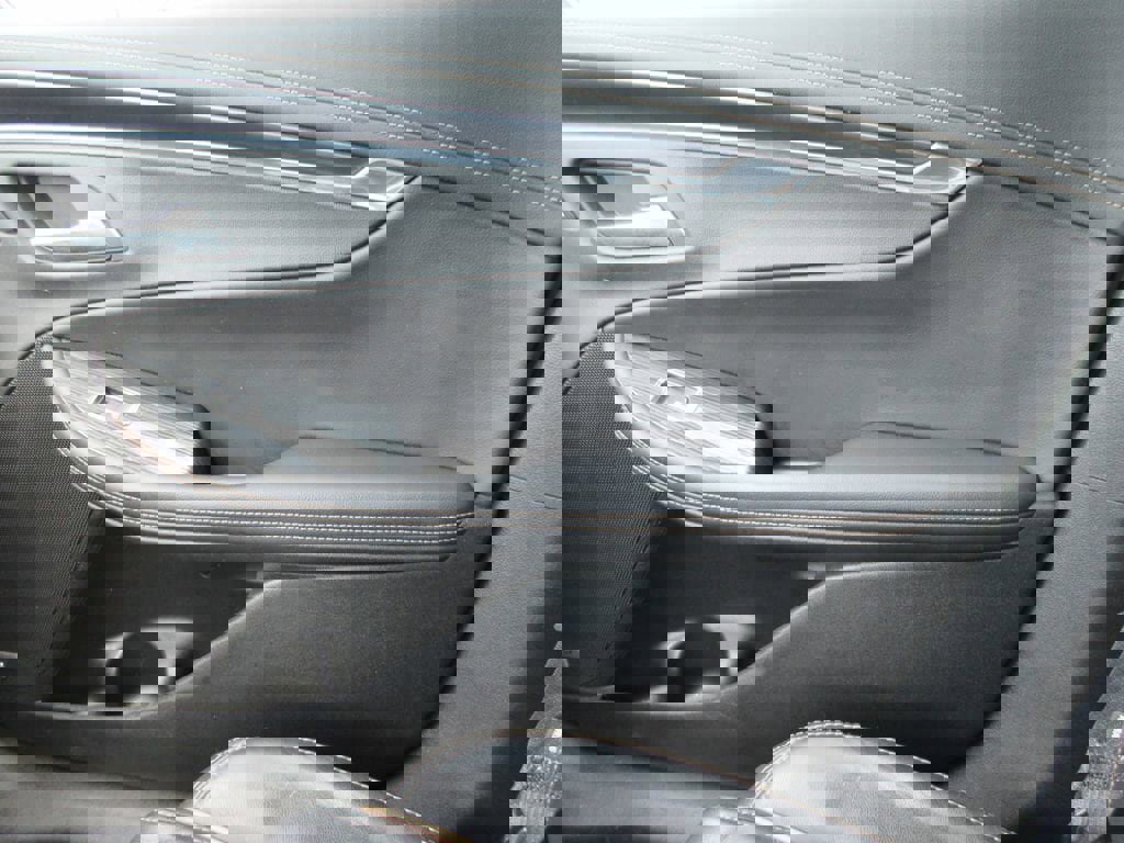 Used 2016 Chevrolet Impala LTZ w/ Enhanced Convenience Package image 32