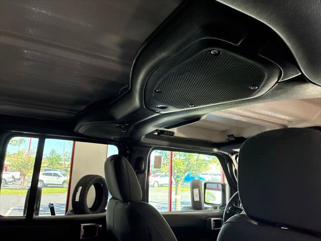 Certified 2024 Jeep Wrangler Unlimited AWD/4WD image 32