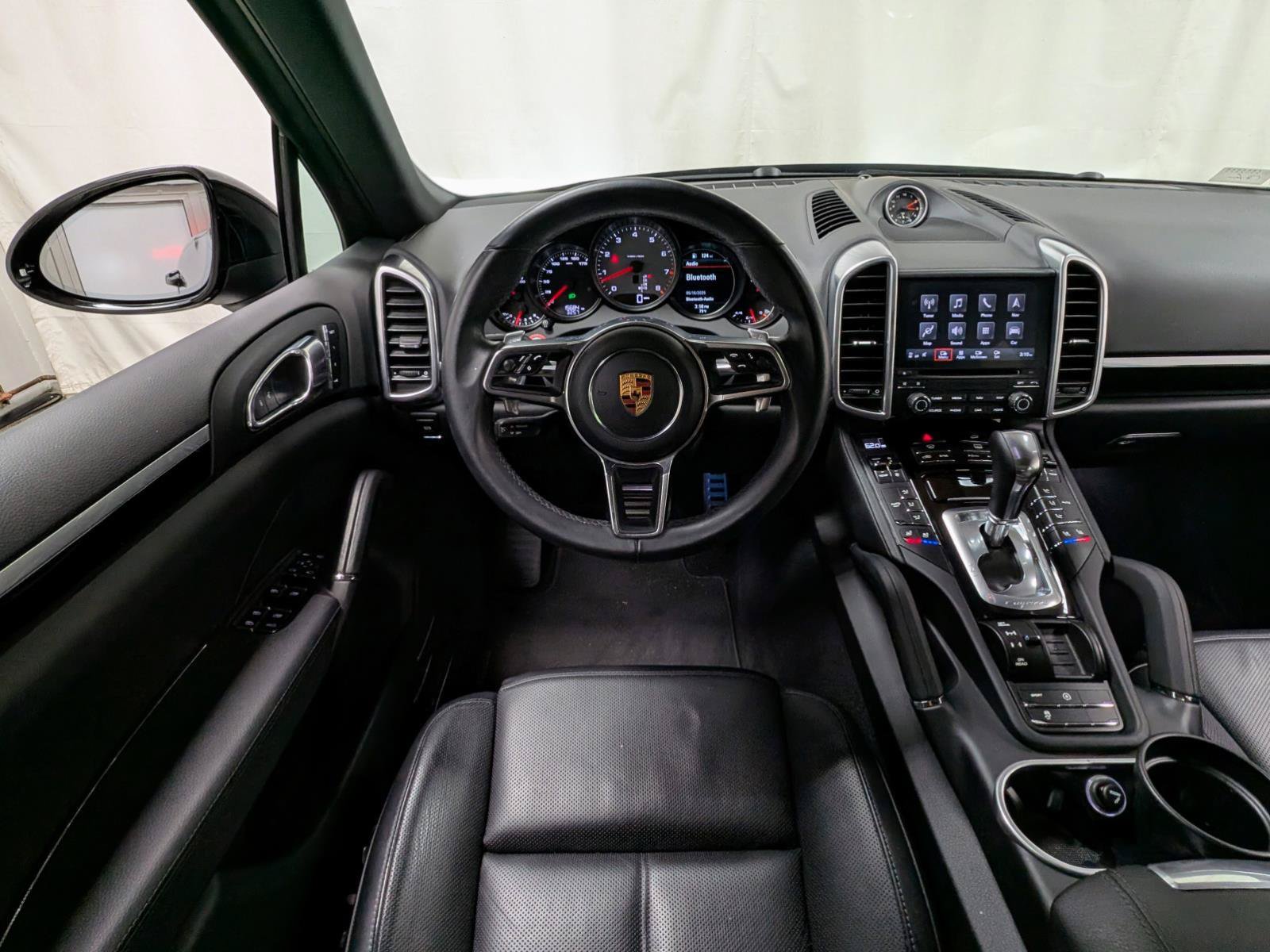 Used 2018 Porsche Cayenne S AWD/4WD image 2