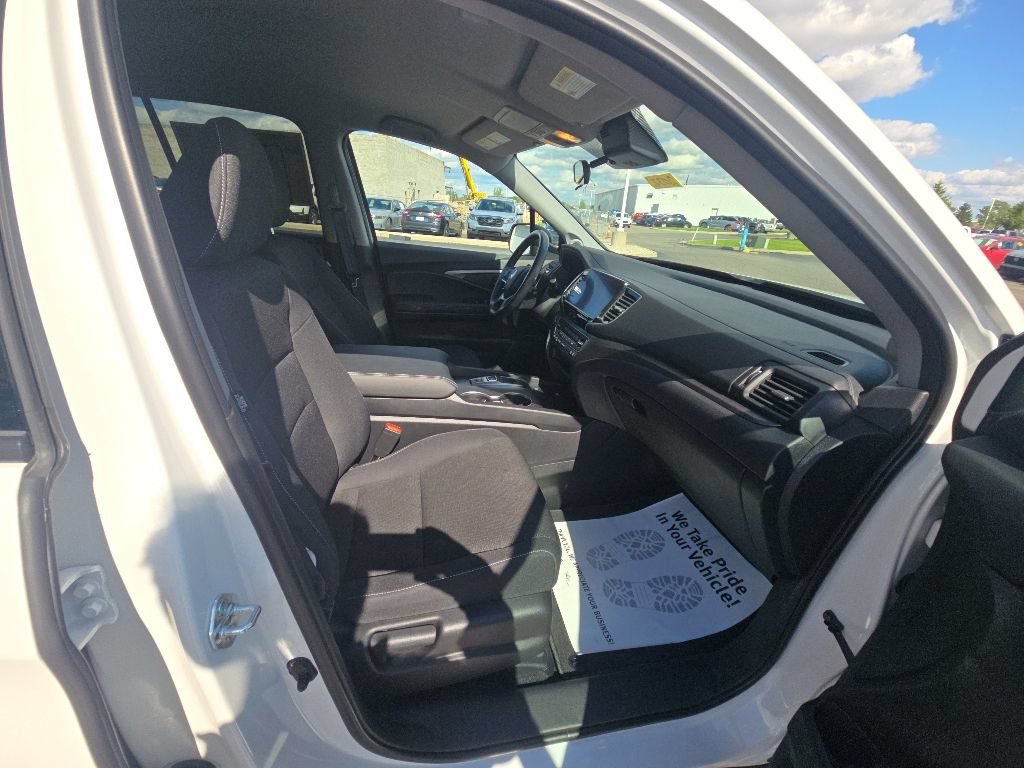 Certified 2025 Honda Ridgeline Sport image 32