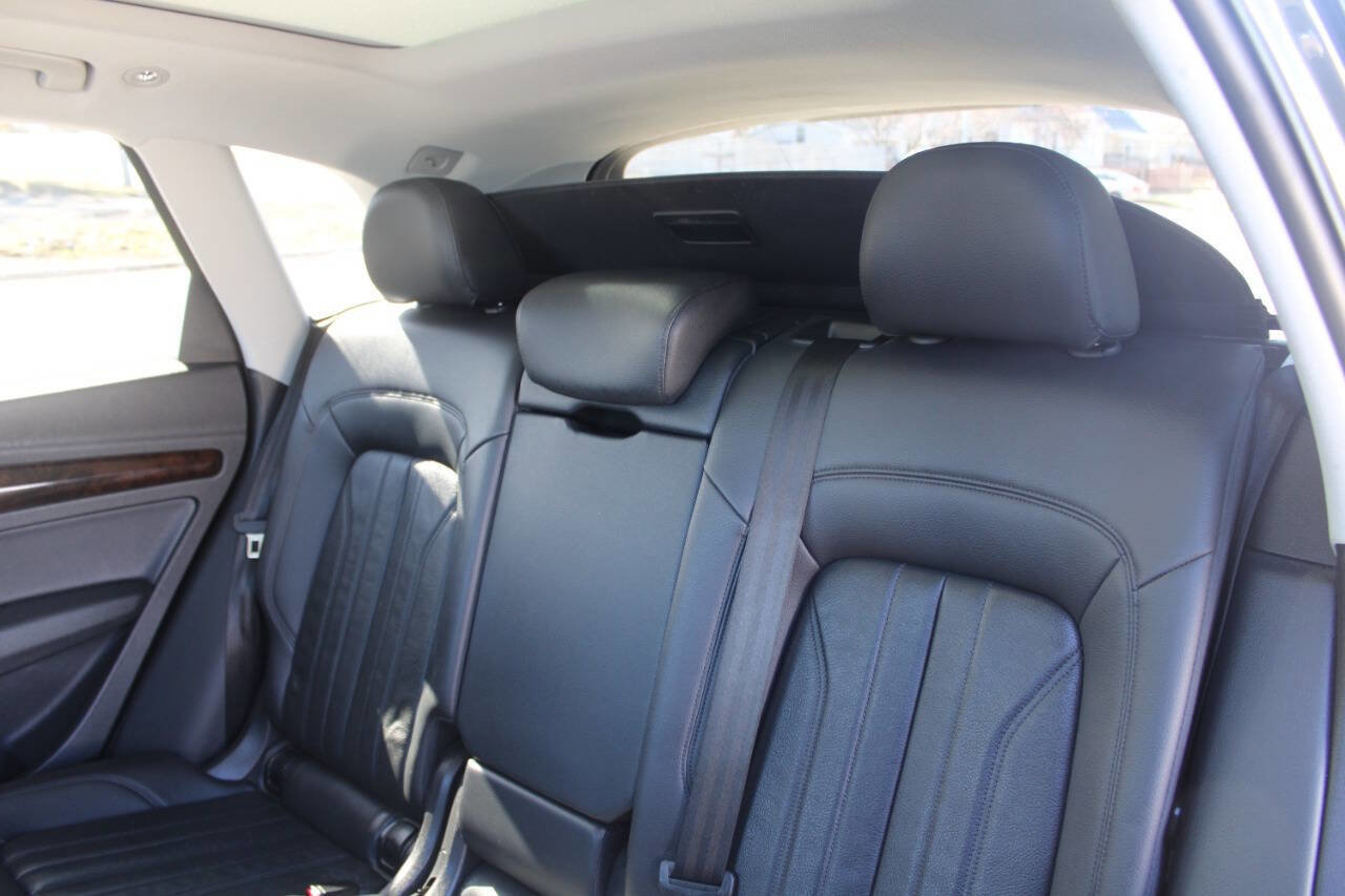 Used 2018 Audi Q5 2.0T Premium Plus w/ Premium Plus Package image 17