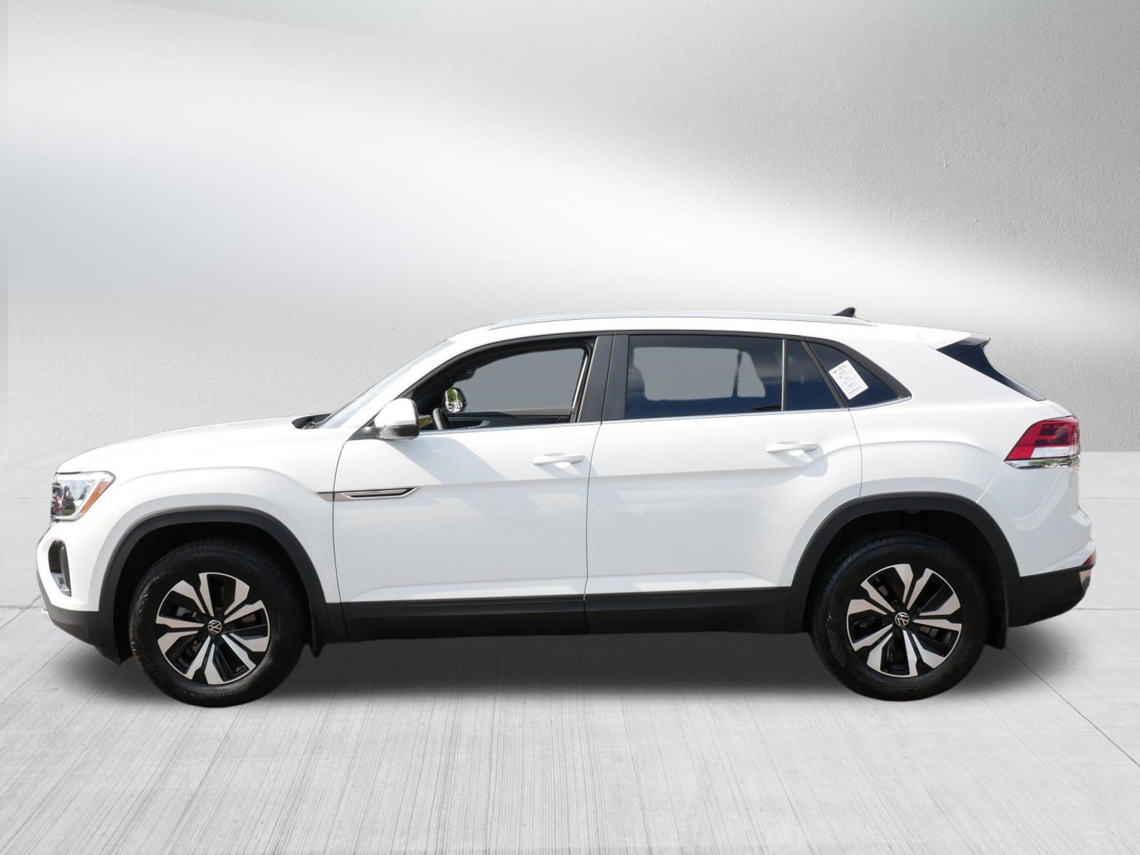 Certified 2024 Volkswagen Atlas Cross Sport SE AWD/4WD image 4