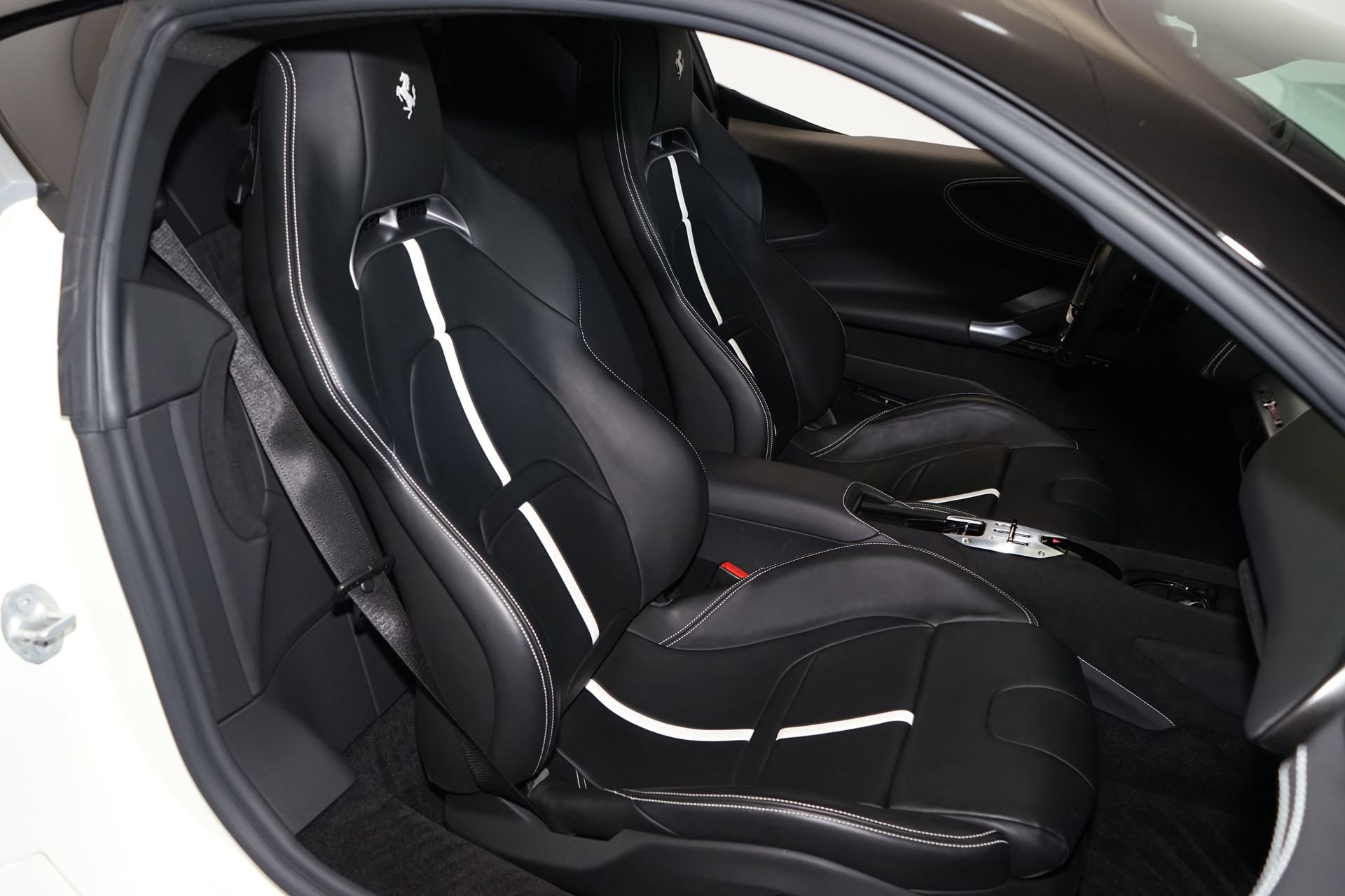 Used 2022 Ferrari SF90 Stradale image 15