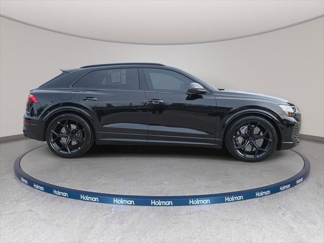Certified 2025 Audi RS Q8 performance AWD/4WD image 5