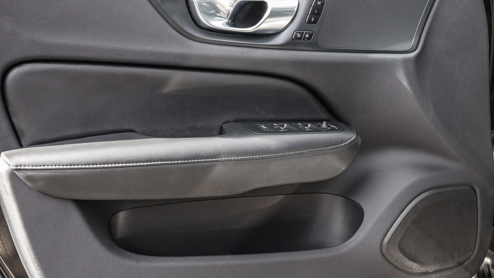 Used 2024 Volvo S60 B5 Plus image 19