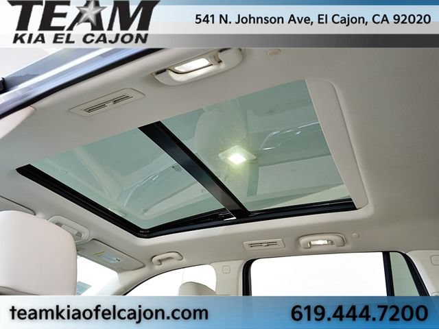 Used 2023 Cadillac XT6 Premium Luxury w/ Technology Package FWD image 17